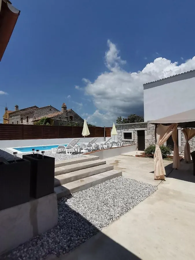 Holiday Home Latin Peruški 0*,  크로아티아