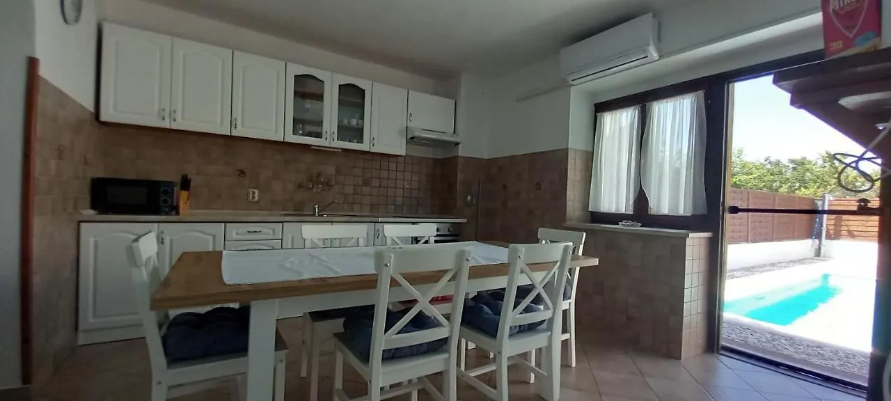 Holiday Home Latin Peruški 크로아티아