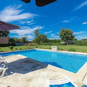 holiday-home-ana-lucija.pula-hotels.org/